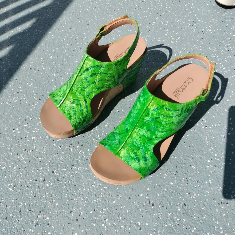 Corky's Comfort Platform Wedge Sandals Green Animal Print Boho Chic Resortwear